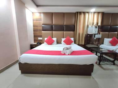 Hotel Krone Near IGI Airport