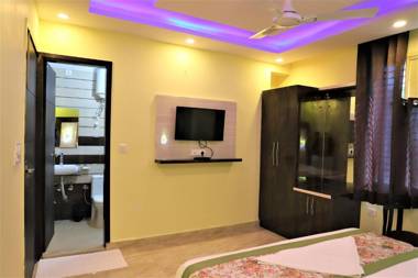 Hotel Shivaka Inn - Couple Friendly "Near Airport "