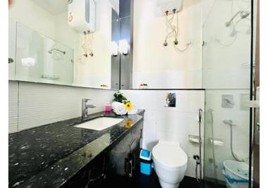 BluO 1BHK Defence Colony Mkt - Balcony Parking