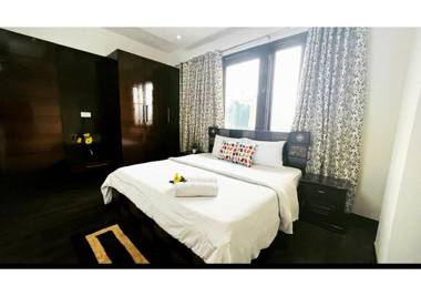 BluO 1BHK Defence Colony Mkt - Balcony Parking