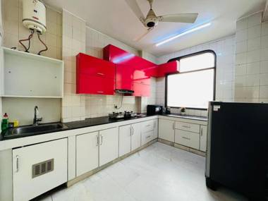 BluO Studio - Defence Colony - BathTub Balcony