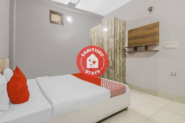 OYO 85588 Royal Guest House