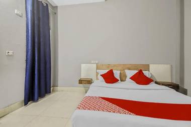 OYO 85588 Royal Guest House