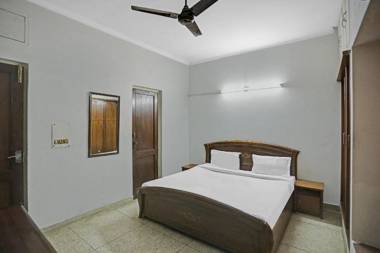 OYO 85612 Hotel Krishna Suites