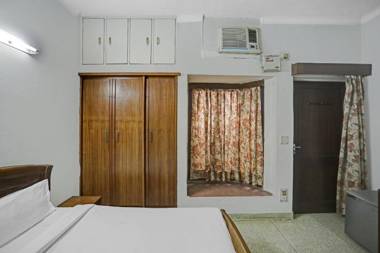 OYO 85612 Hotel Krishna Suites