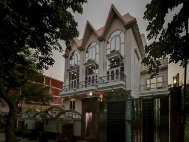 Townhouse 848 Hotel White Villa