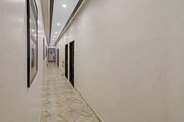 OYO Townhouse 880 Saffron Hotel & Banquet