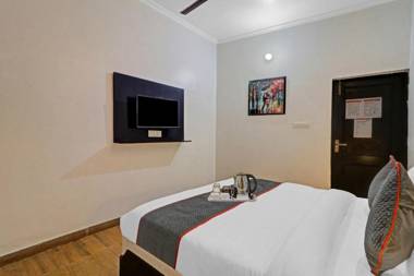 OYO Townhouse 880 Saffron Hotel & Banquet