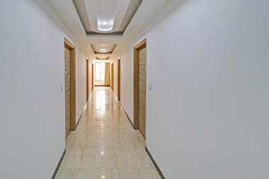 Townhouse 899 Hotel Singh