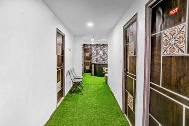 OYO 87070 Galaxy Stay