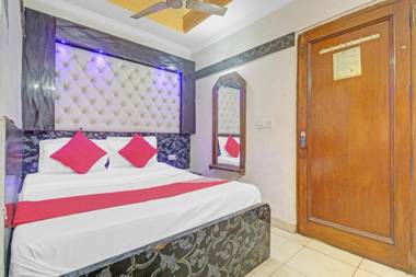 OYO 87205 Hotel Sapan Plaza