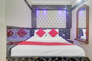 OYO 87205 Hotel Sapan Plaza