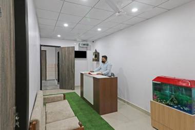 Capital O 87150 The imperial orbit