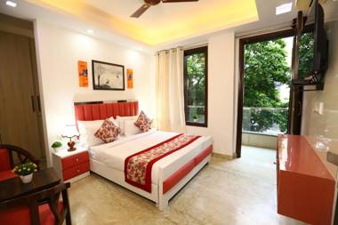 Hotel Nature View near Green Park Metro - Couple Friendly Local IDs Accepted