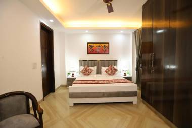 Hotel Nature View near Green Park Metro - Couple Friendly Local IDs Accepted