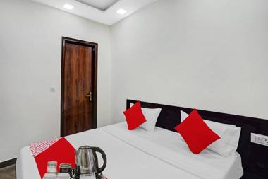 OYO 86607 Hotel Mayur