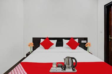 OYO 86607 Hotel Mayur