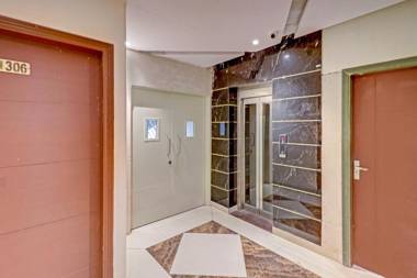 OYO Townhouse 950 Hotel Golden Glory