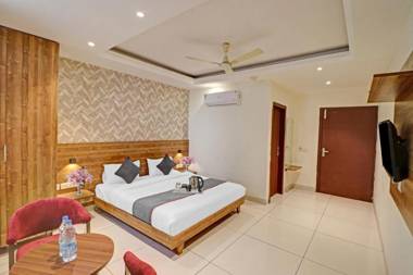 OYO Townhouse 950 Hotel Golden Glory