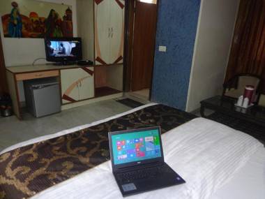 Hotel De Holiday International @ New Delhi Station