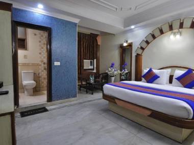 Hotel De Holiday International @ New Delhi Station