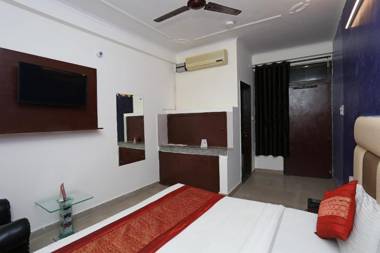 OYO 14919 Hotel Aerosky Palace