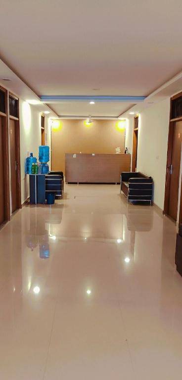 OYO 87920 Hotel Happy Stay Inn