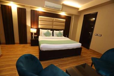 Hotel Palm Grand Naraina New Delhi - Couple Friendly Local IDs Accepted