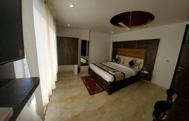 Hotel The Amour DX Near IGI Airport Delhi