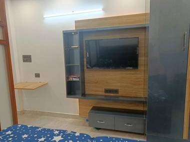 Superb Furnished Studio Apartment 720 in West Delhi
