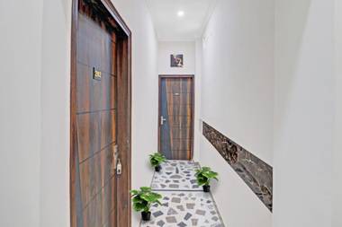 Capital O 89538 Hotel The Royal Orbit