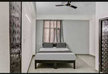 OYO 91093 Krishna Residency