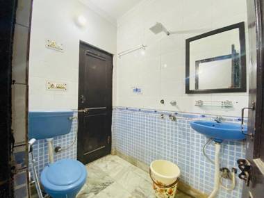 Lovely and spacious 2BHK With free parking in premises