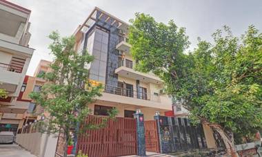 OYO Townhouse 844 Park Plaza