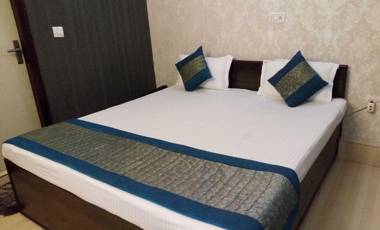 OYO 91616 Hotel Tourist Plaza