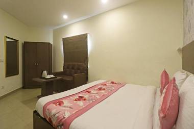 Hotel Milan Delhi Airport