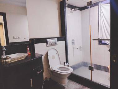 OYO 92019 Hotel Deluxe Room Stay