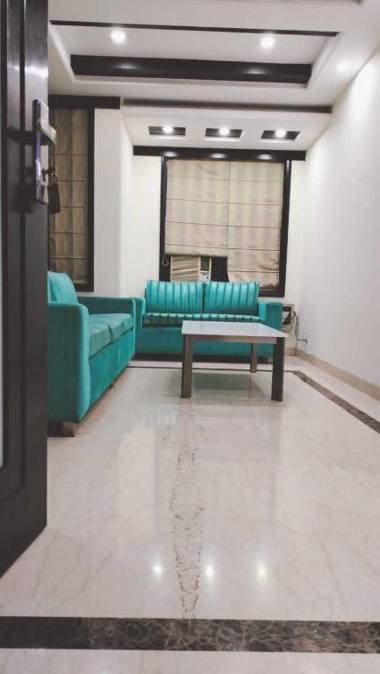 OYO 92019 Hotel Deluxe Room Stay