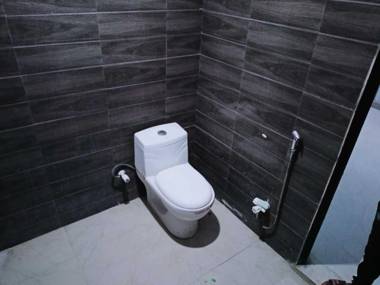 OYO 91785 Hotel Palak