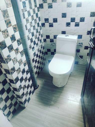 OYO 92111 Helooeesh Rooms