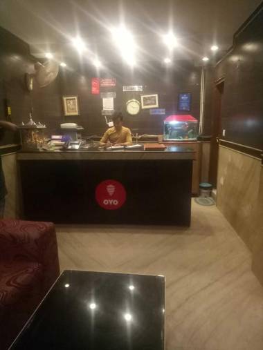 OYO 92325 Hotel Diamond Inn