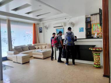 Hotel Raj Palace By WB Inn