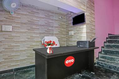 OYO Flagship 92485 Green Hotel