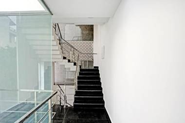 OYO Flagship 92352 Bmg