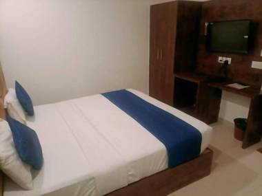 OYO 92066 Hotel A Plaza