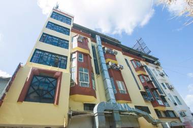 OYO Flagship 14803 Hotel Silver Inn