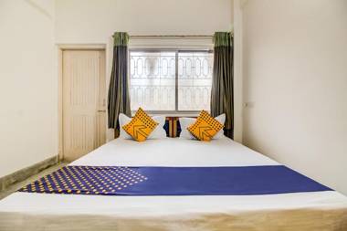 SPOT ON 63194 Hotel Raj Tourist