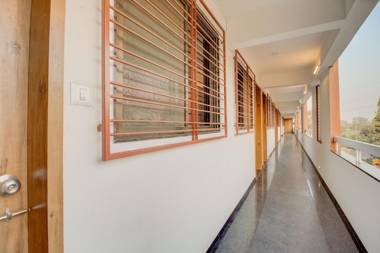 OYO 76739 Oasis Pride