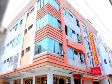 Hotel Pearl Inn