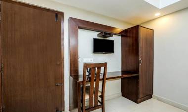 Treebo Trip Greenwood Inn And Suites